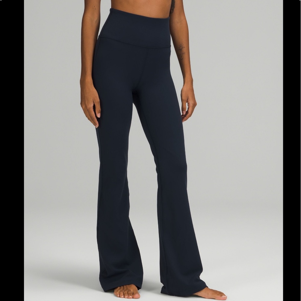 Lululemon Groove SHR Nulu Pant Navy NWT Size 6